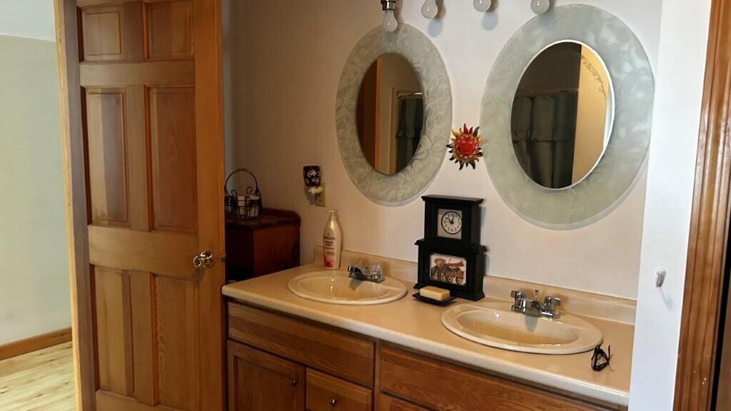 37 Trolley Line Madison, ME 04950 - Photo 18 of 27 2nd floor bath