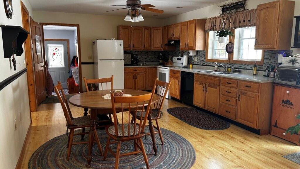 37 Trolley Line Madison, ME 04950 - Photo 4 of 27 Kitchen