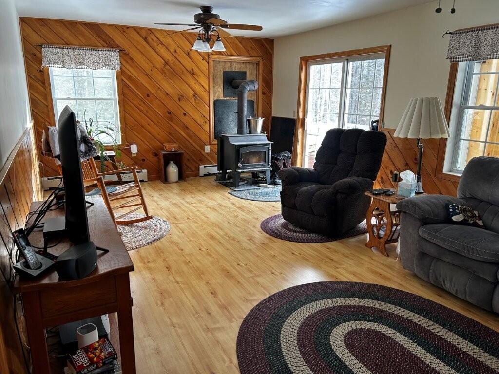 37 Trolley Line Madison, ME 04950 - Photo 5 of 27 Living Room