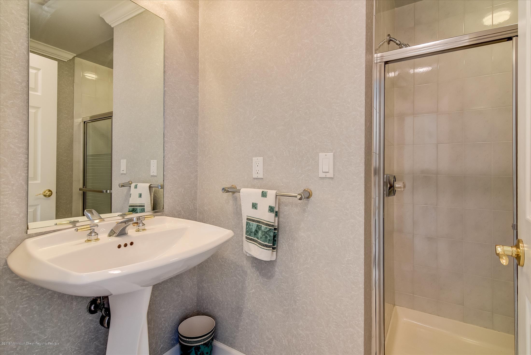 57 Rochester Drive Brick, NJ 08723 - Photo 31 of 42 Full Bath