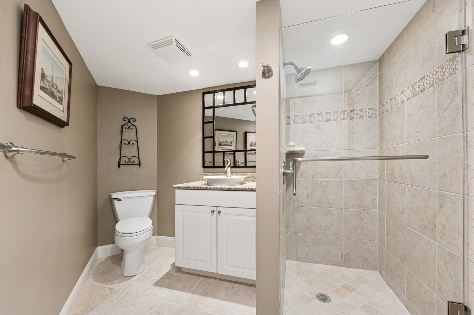 3000 North Ocean Drive, Unit 23A Singer Island, FL 33404 - Photo 21 of 60 3rd Bathroom