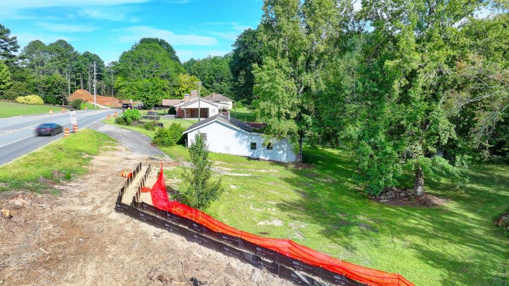 5680 Abbotts Bridge Road Johns Creek, GA 30097 - Photo 21 of 63 a view of an outdoor space and a yard