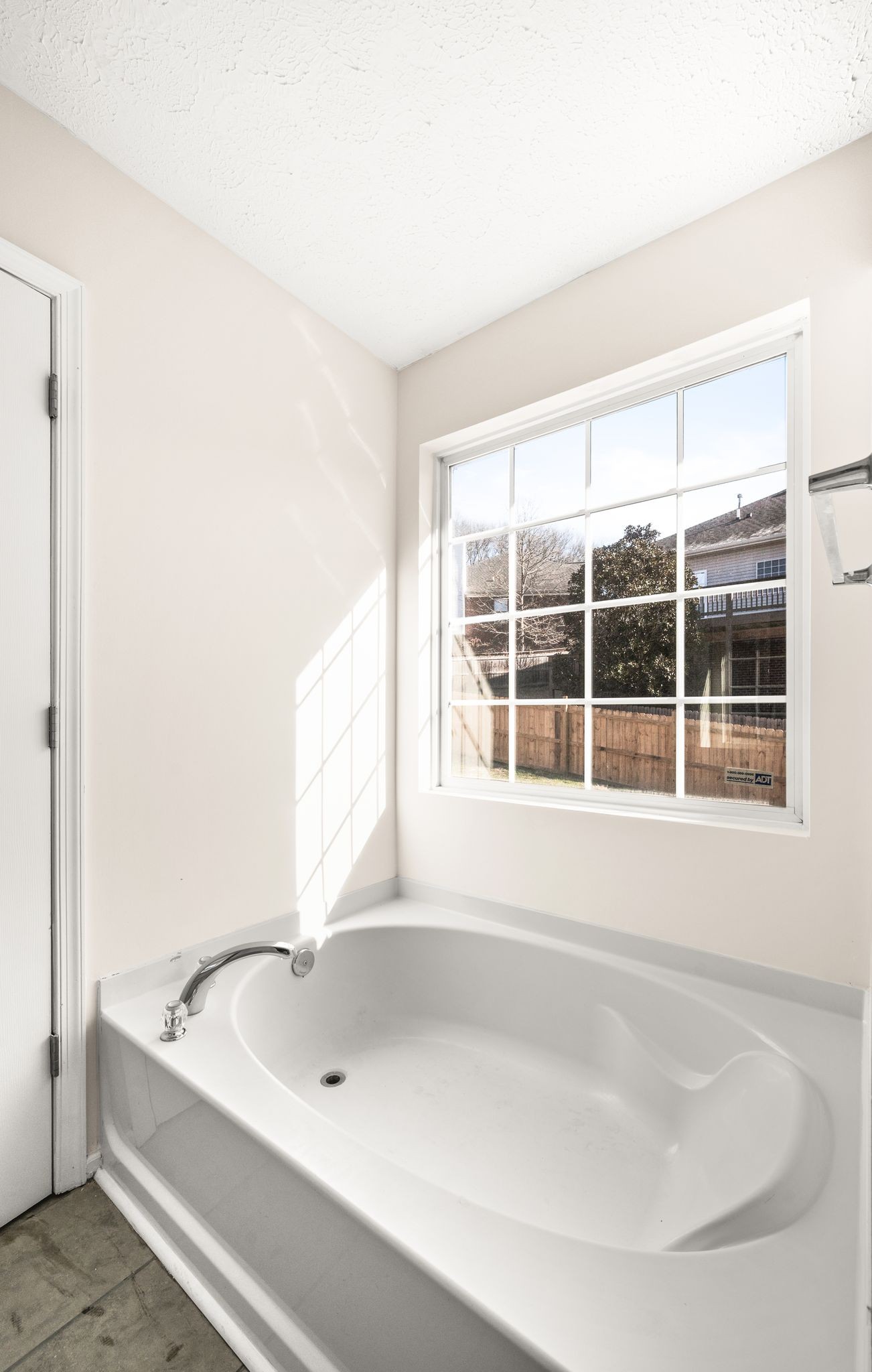 1304 West Running Brook Road Nashville, TN 37209 - Photo 19 of 28 a bathroom with a bathtub