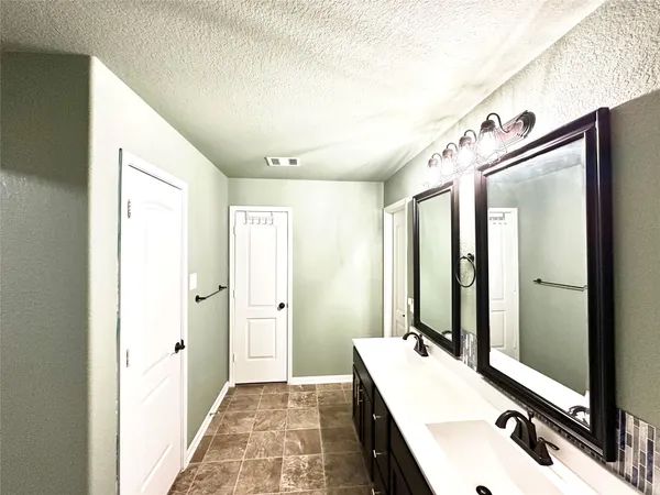 $2,450 | 15218 Loys Coves Court, Humble, TX 77396