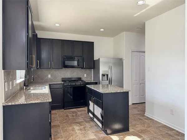 $2,450 | 15218 Loys Coves Court, Humble, TX 77396