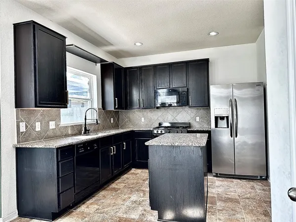 $2,450 | 15218 Loys Coves Court, Humble, TX 77396