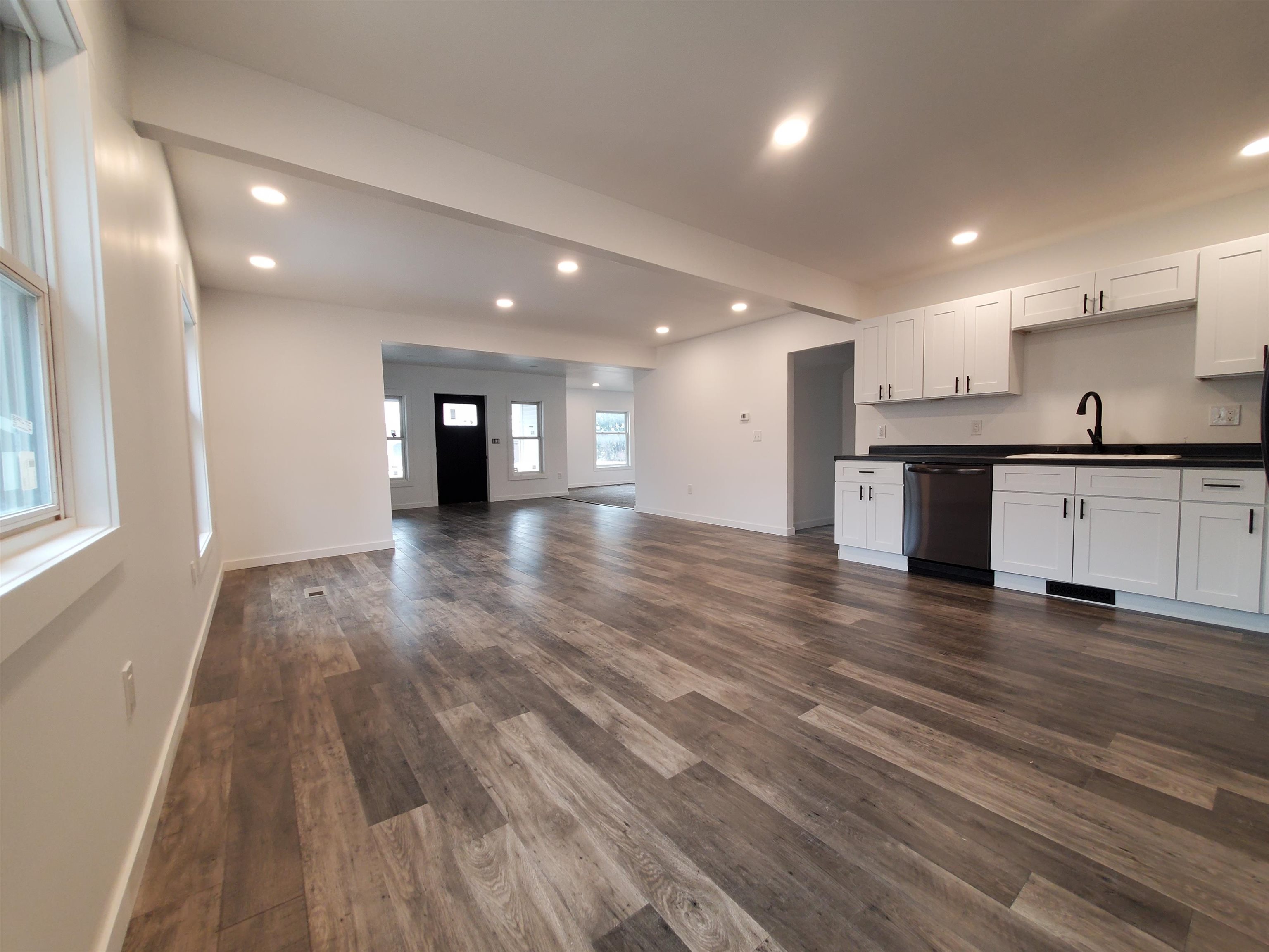 229 West Main Blanchard, MI 49310 - Photo 6 of 26 1909372-20.JPG