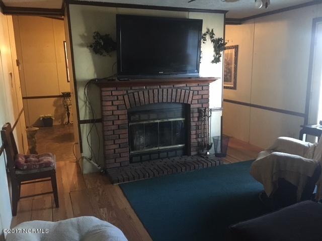 11134 Red Oak Road Whitakers, NC 27891 - Photo 12 of 15 11134RedoakIMG_3498