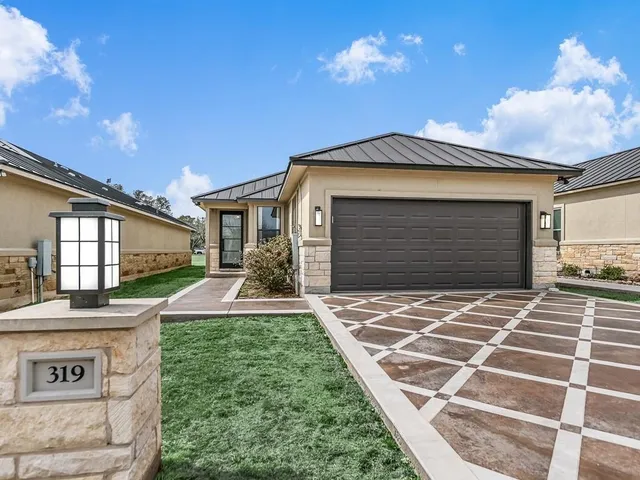 $2,900 | 319 Parallel Circle, Horseshoe Bay, TX 78657