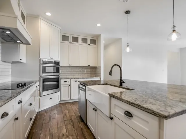 $2,900 | 319 Parallel Circle, Horseshoe Bay, TX 78657