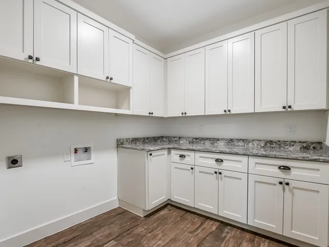 $2,900 | 319 Parallel Circle, Horseshoe Bay, TX 78657