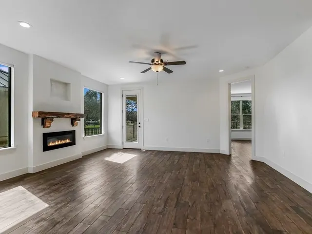 $2,900 | 319 Parallel Circle, Horseshoe Bay, TX 78657