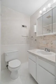 $319,900 | 520 Doral Country Drive, Nashville, TN 37221