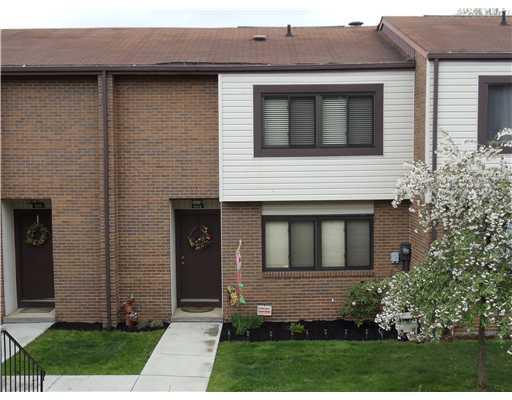 102 Springwater Court Coraopolis, PA 15108 - Photo 1 of 18 Exterior Front. Newely Landscaped.