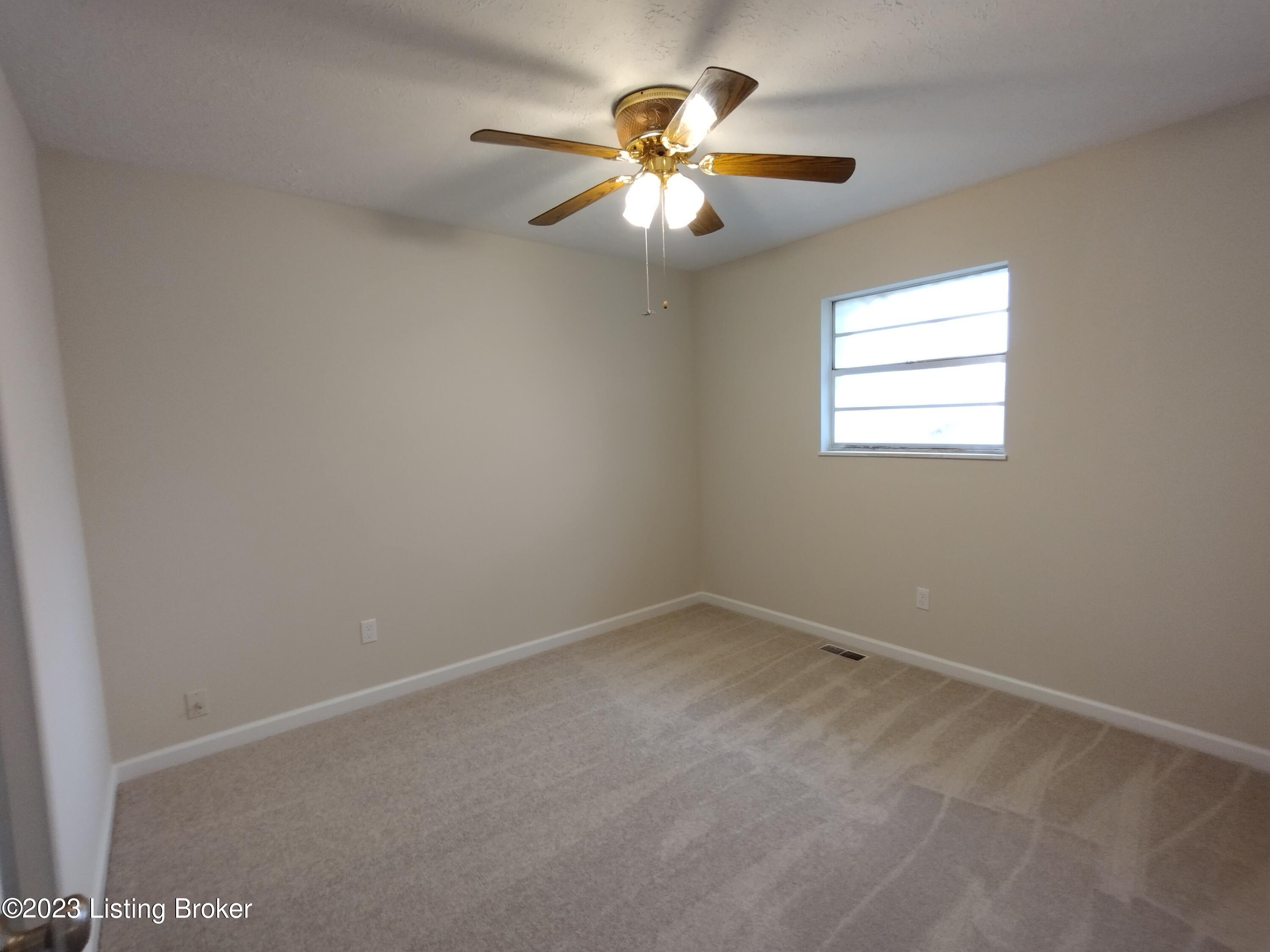 121 Beechland Road Hillview, KY 40229 - Photo 11 of 20 Primary Bedroom