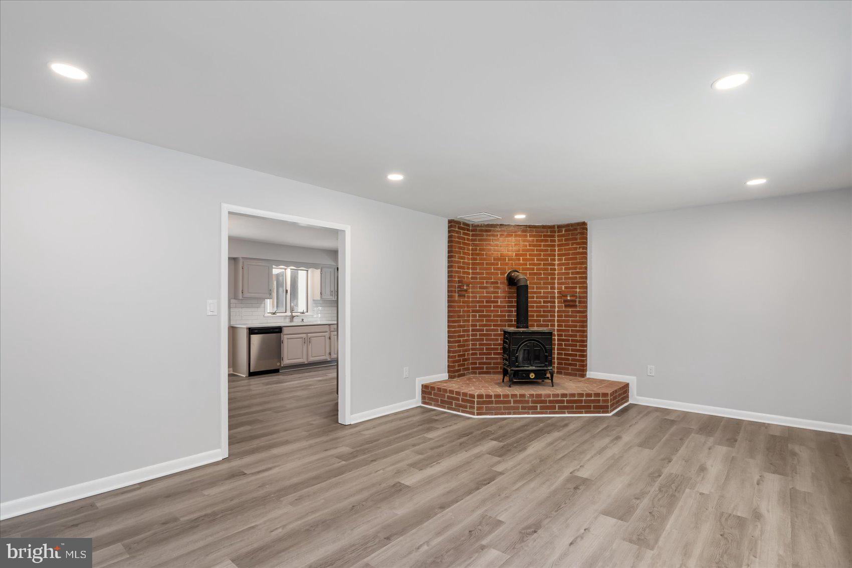 305 North Cranberry Road Westminster, MD 21157 - Photo 3 of 39 Gallery Image 3