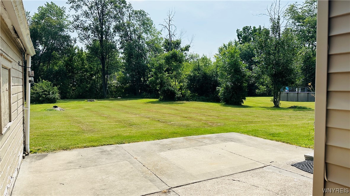 5905 Garlow Road Lewiston, NY 14304 - Photo 3 of 35