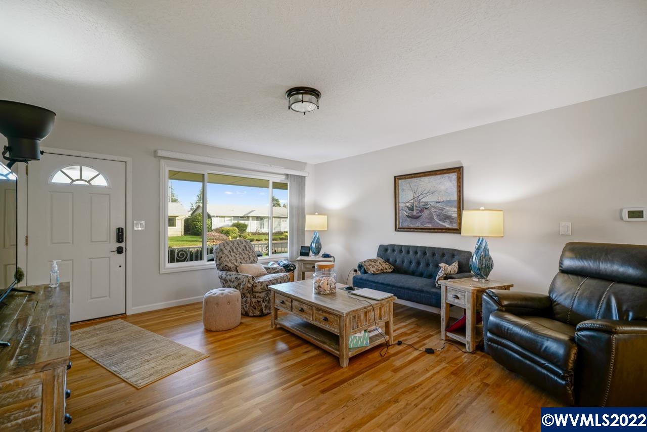 1083 Stanfield Road Woodburn, OR 97071 - Photo 8 of 28 Gallery Image 8