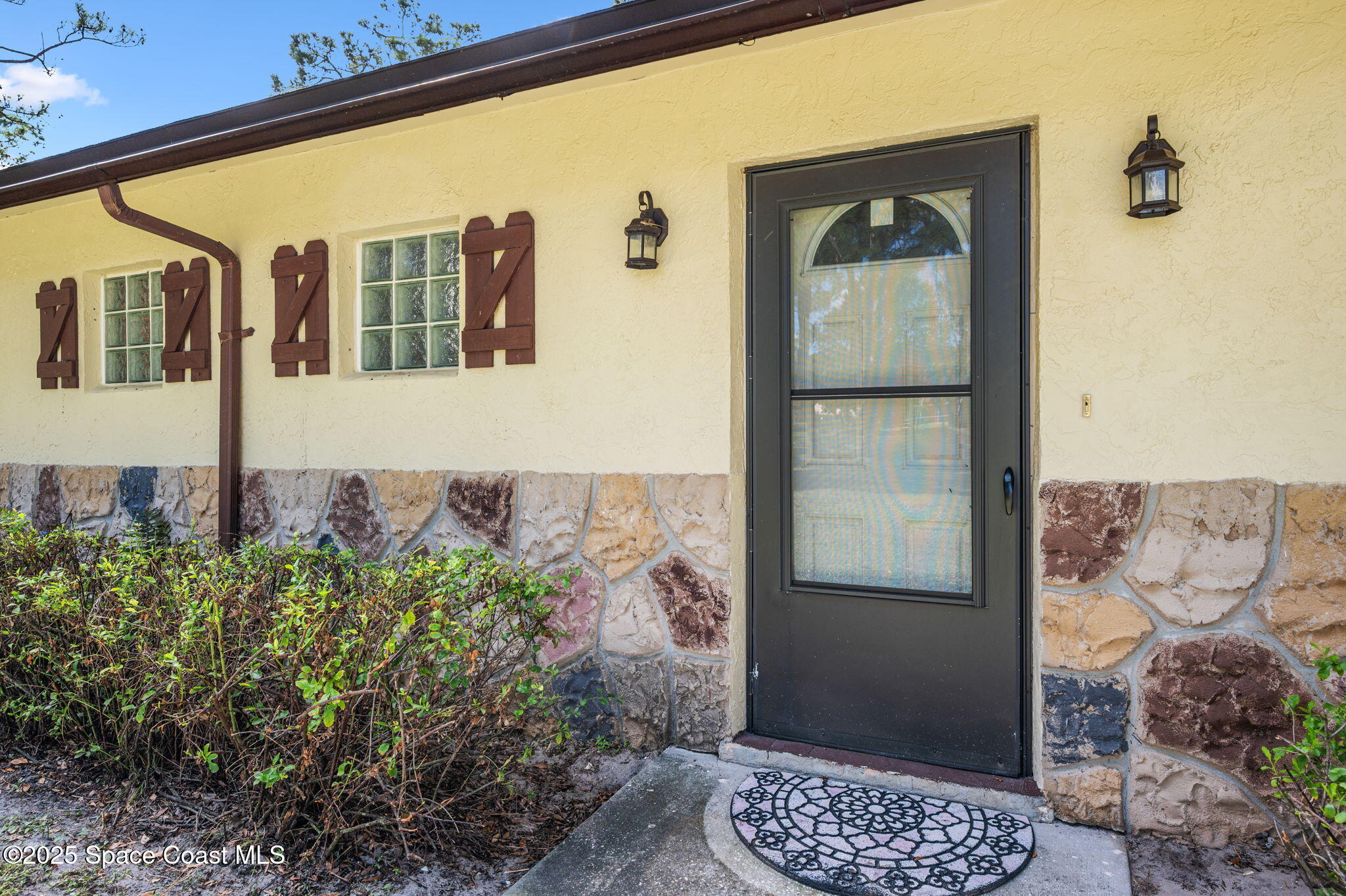 4505 Eldorado Way Melbourne, FL 32934 - Photo 78 of 78 a front view of a house