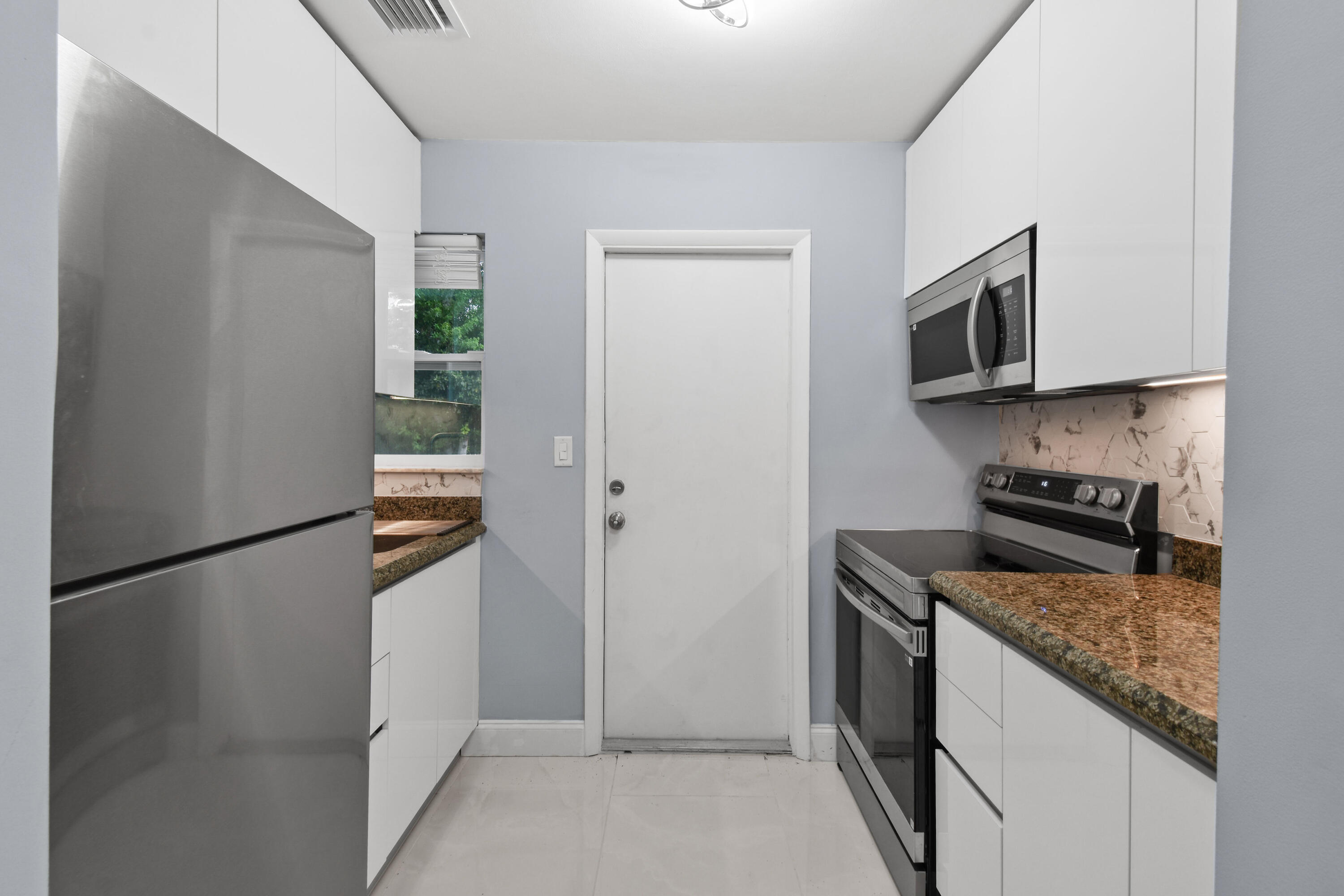 968 West 9th Street, Unit A1 Riviera Beach, FL 33404 - Photo 5 of 30 968W9thSt,UnitA1(18)