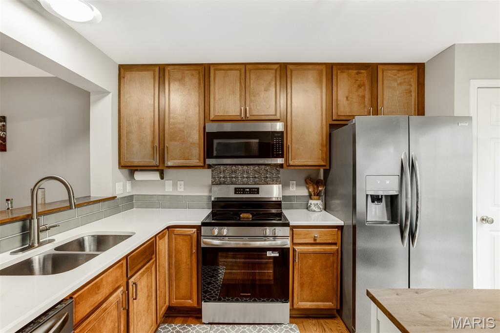 484 Summit Tree Court Fenton, MO 63026 - Photo 14 of 37