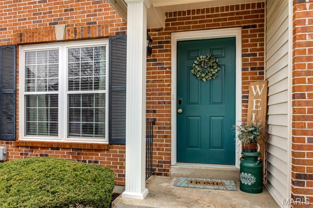 484 Summit Tree Court Fenton, MO 63026 - Photo 3 of 37