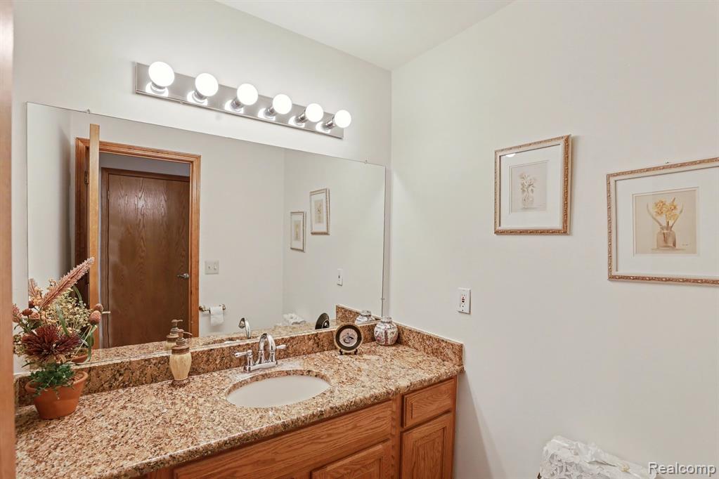 4091 Jacquelynn Court Rochester, MI 48306 - Photo 34 of 44 Gallery Image 34