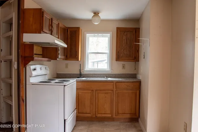 $850,000 | 111 Rippling Brook Road, Canadensis, PA 18325