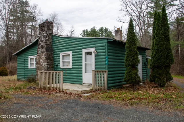 $850,000 | 111 Rippling Brook Road, Canadensis, PA 18325