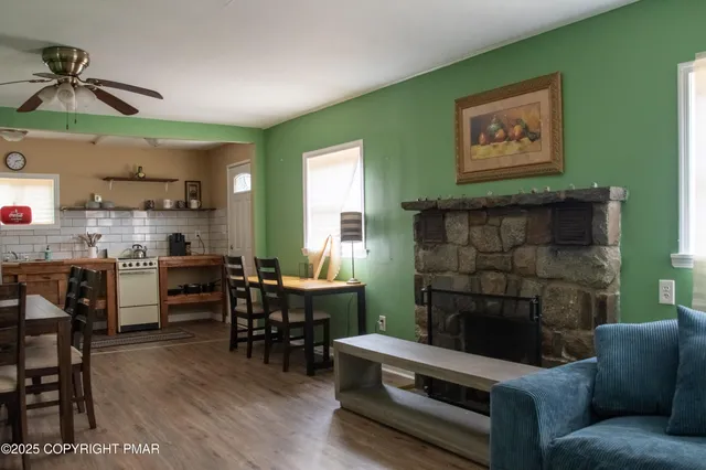 $850,000 | 111 Rippling Brook Road, Canadensis, PA 18325