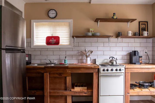 $850,000 | 111 Rippling Brook Road, Canadensis, PA 18325