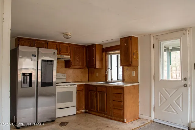 $850,000 | 111 Rippling Brook Road, Canadensis, PA 18325