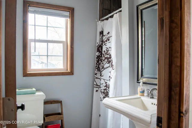 $850,000 | 111 Rippling Brook Road, Canadensis, PA 18325