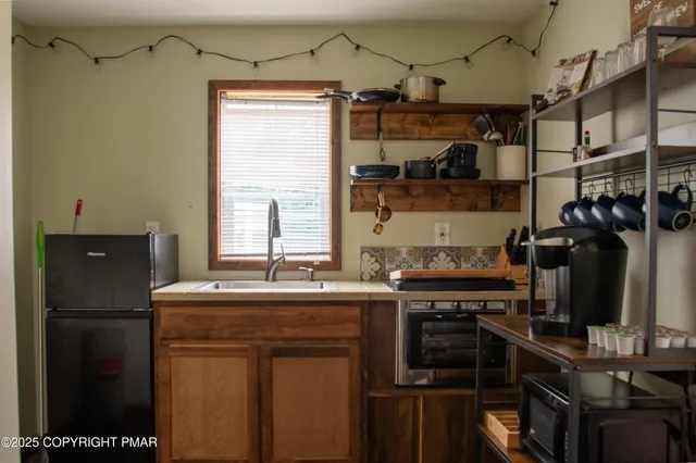 $850,000 | 111 Rippling Brook Road, Canadensis, PA 18325