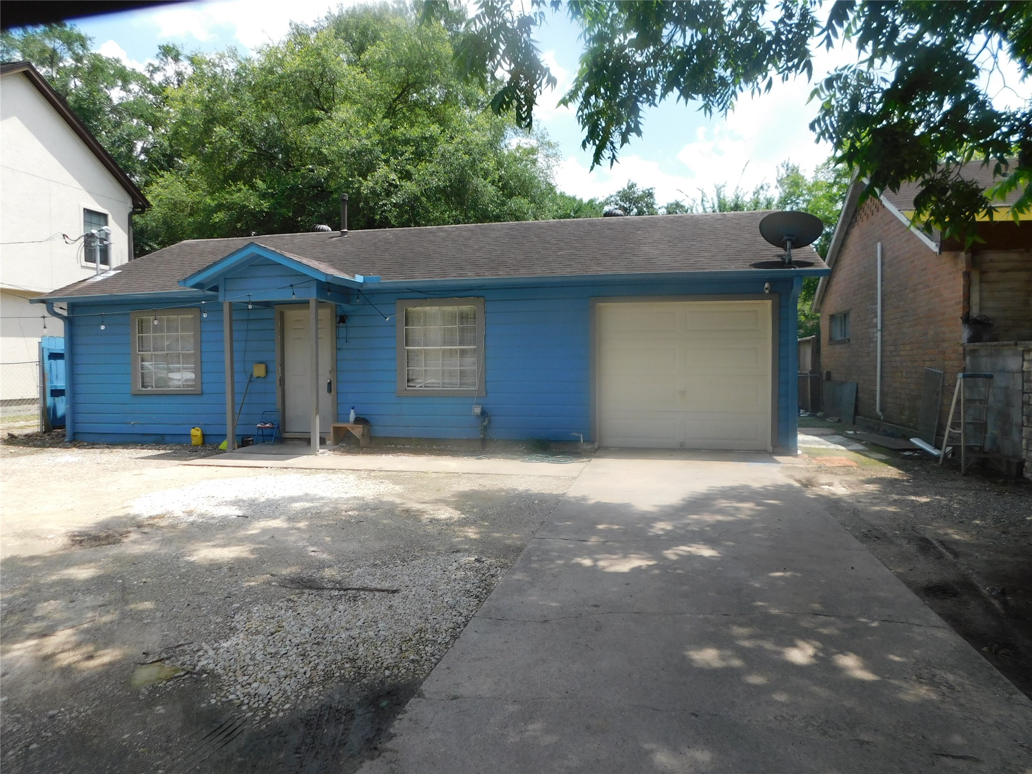 1716 Roxella Street Houston, TX 77093 - Photo 2 of 14 a house with a outdoor space