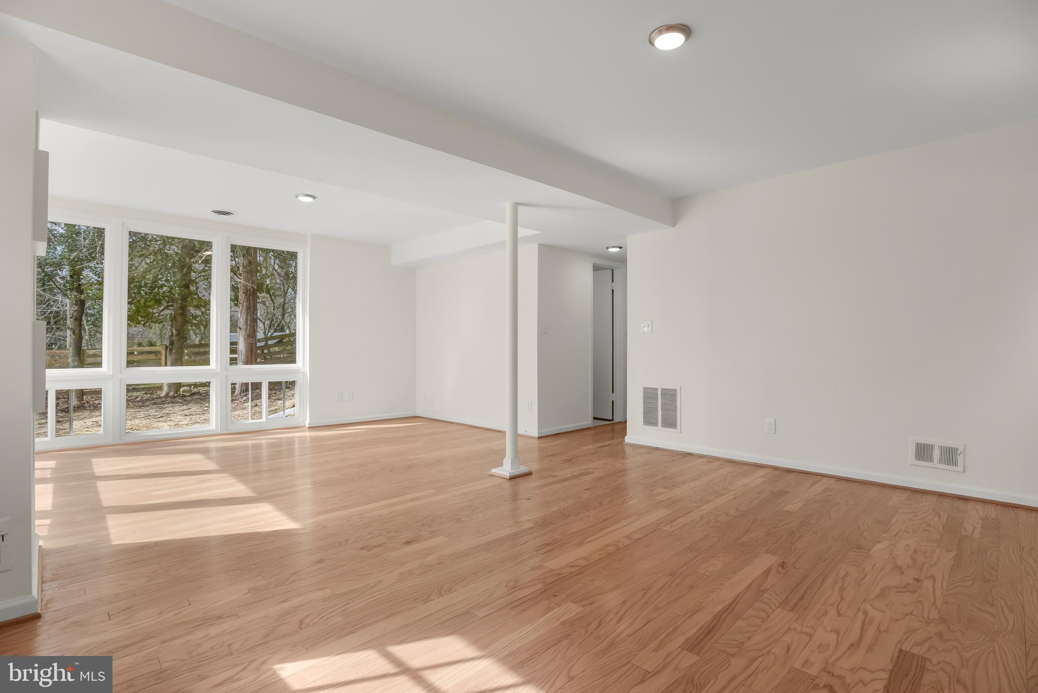11510 Highview Avenue Silver Spring, MD 20902 - Photo 21 of 38 Family Room