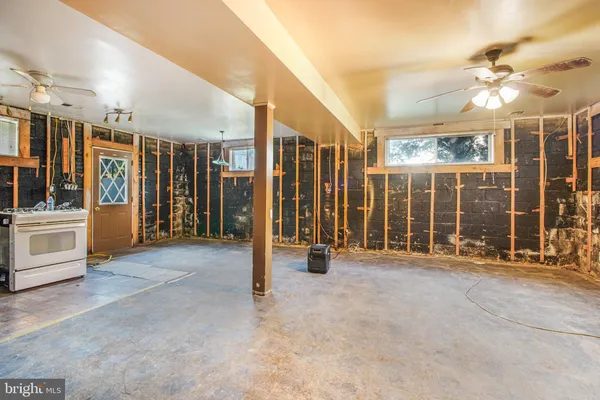 $475,000 | 1118 Downs Drive, Silver Spring, MD 20904