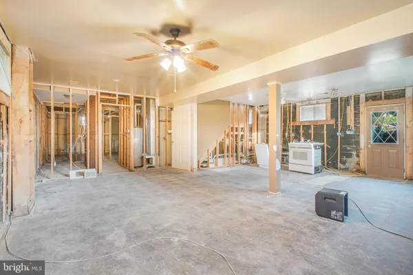 $475,000 | 1118 Downs Drive, Silver Spring, MD 20904