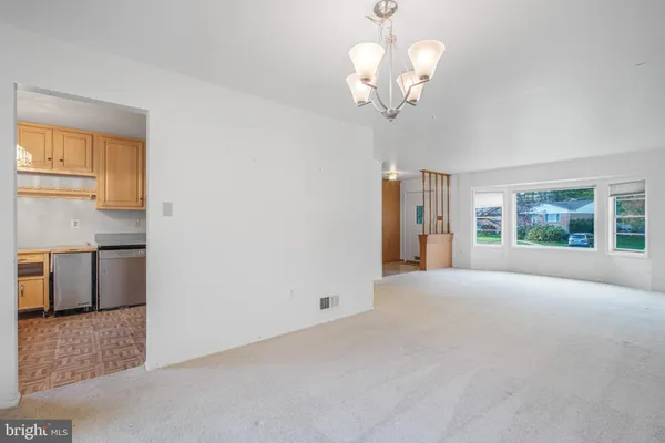 $475,000 | 1118 Downs Drive, Silver Spring, MD 20904