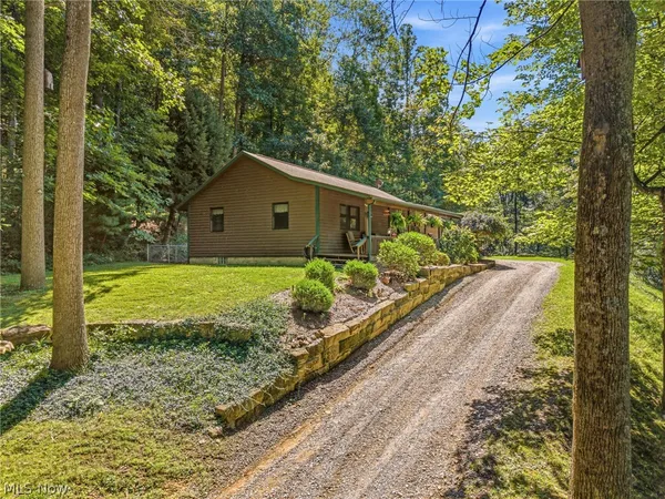 $575,000 | 6997 Ore Hill Road Southwest, Stone Creek, OH 43840