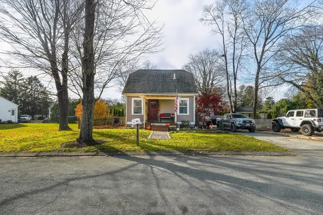$429,900 | 14 Field Street, Seekonk, MA 02771