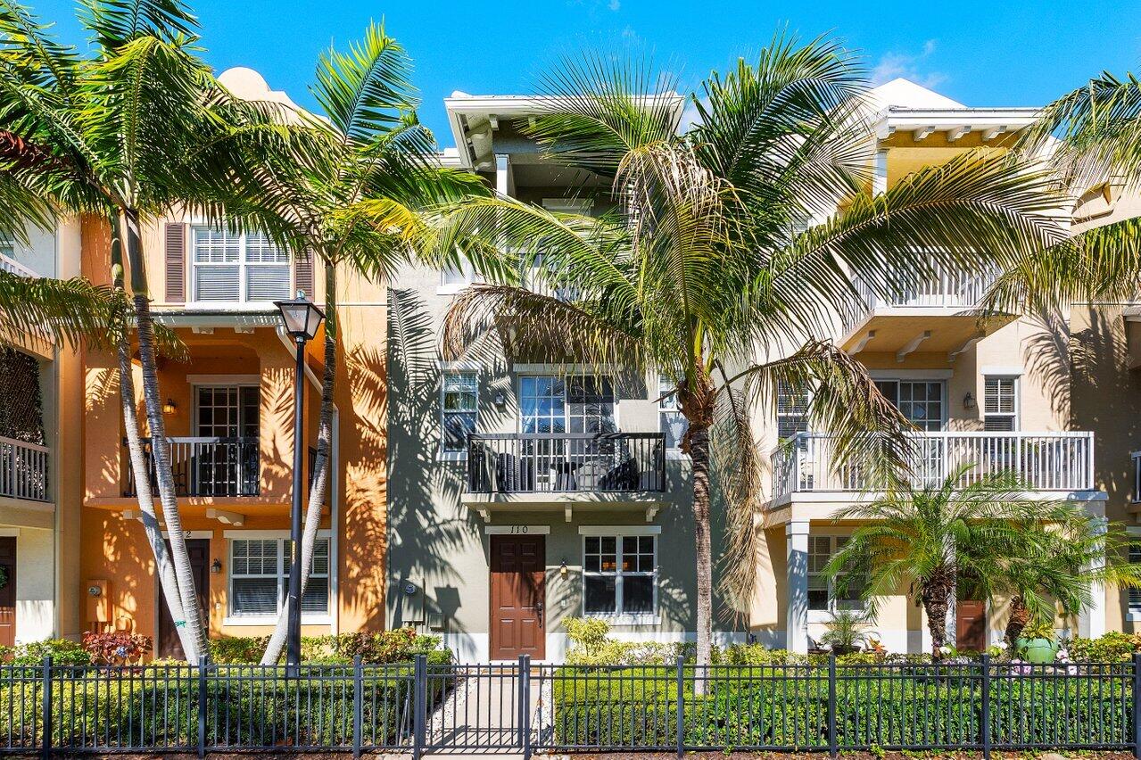 110 Southwest 1st Avenue Delray Beach, FL 33444 - Photo 2 of 48 Front view
