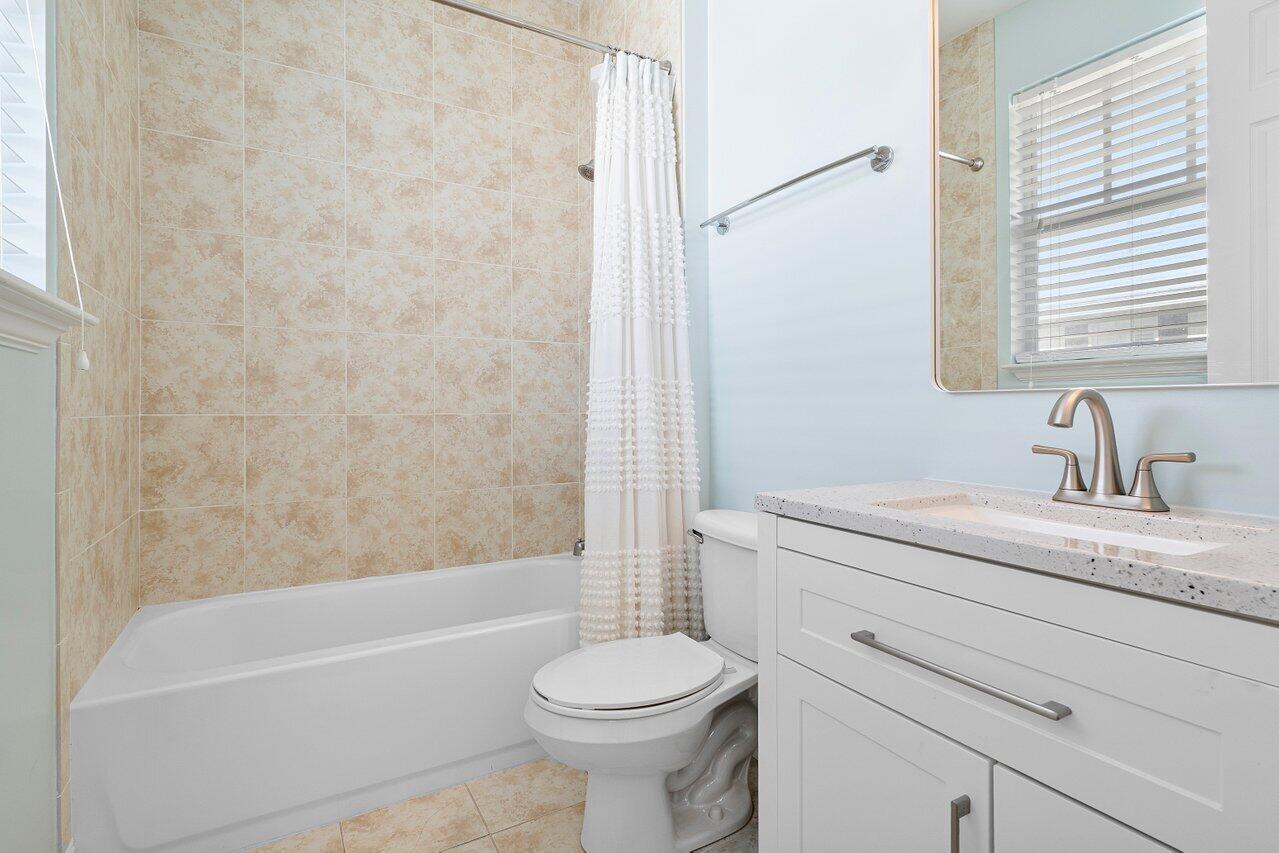 110 Southwest 1st Avenue Delray Beach, FL 33444 - Photo 22 of 48 en-suite bathroom (3rd flr)