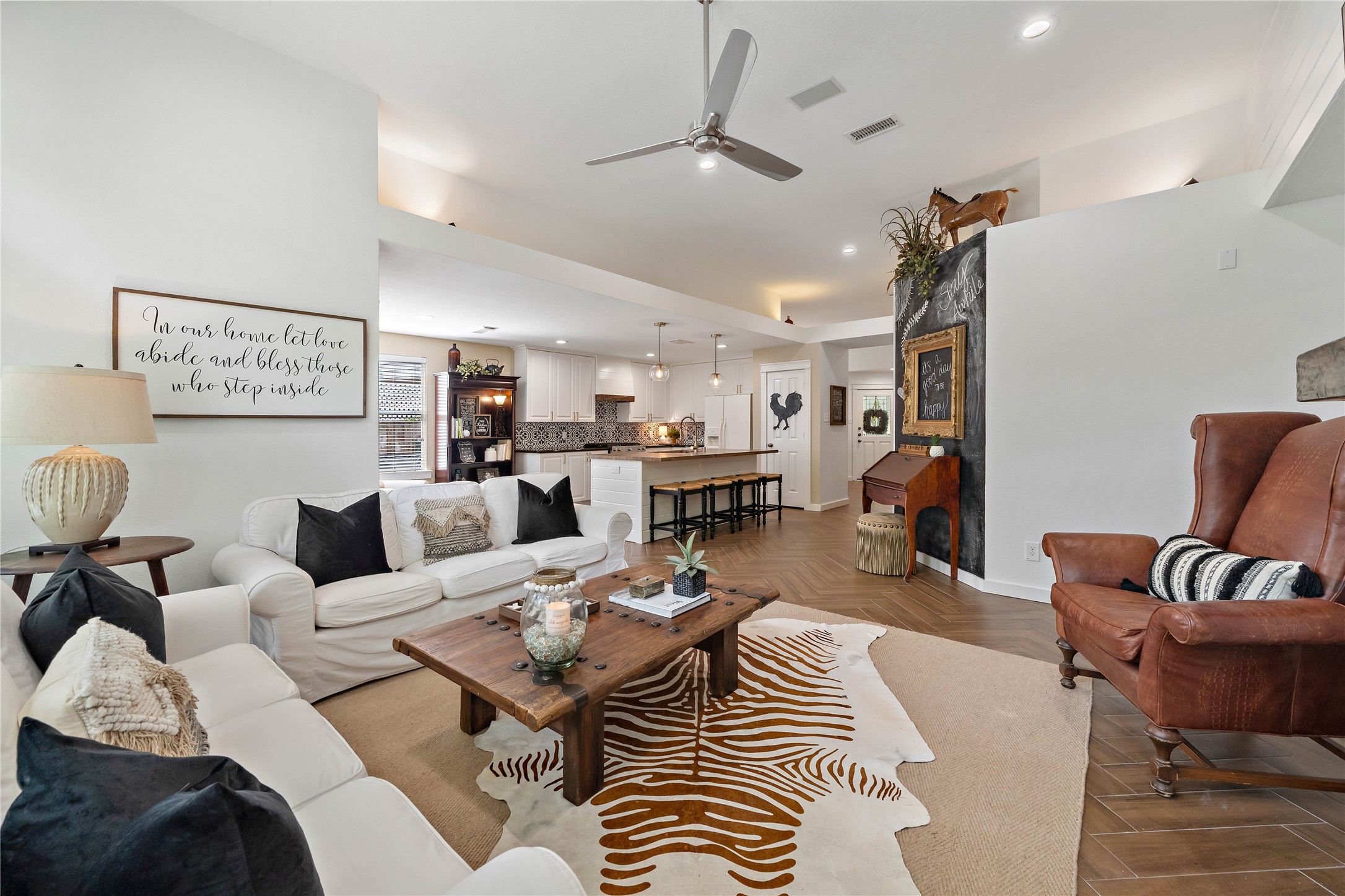 10 Vinca Trail Spring, TX 77382 - Photo 12 of 22 a living room with furniture kitchen view and a table