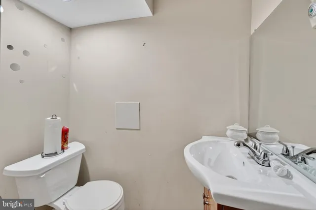 $2,750 | 1910 Kent Village Drive, Hyattsville, MD 20785