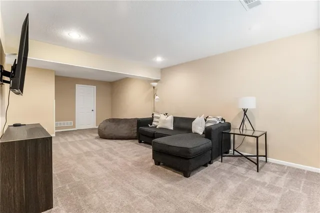 $230,000 | 800 Raven Court, Belton, MO 64012