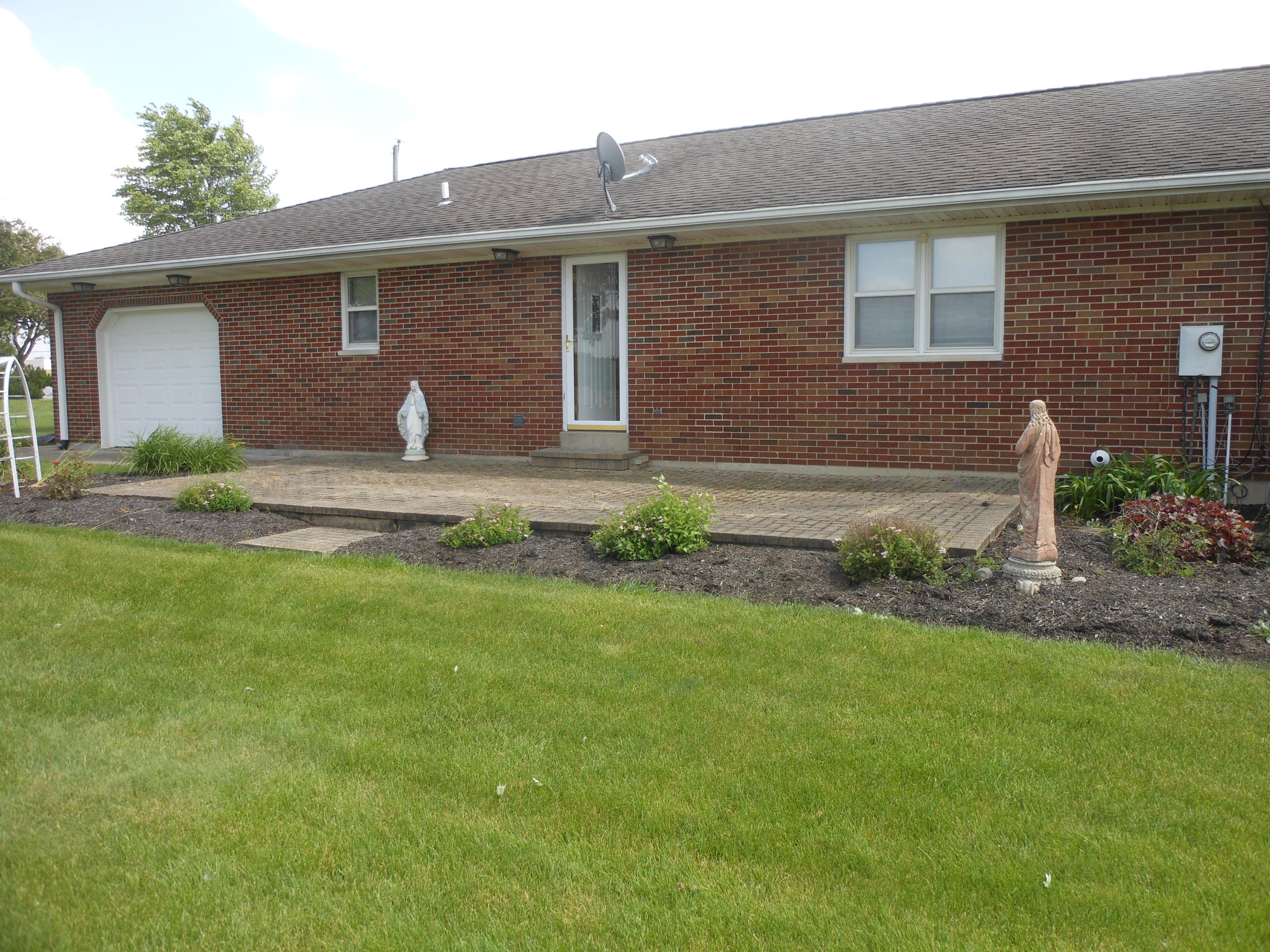 2322 West Russell Road Sidney, OH 45365 - Photo 3 of 8 Gallery Image 3