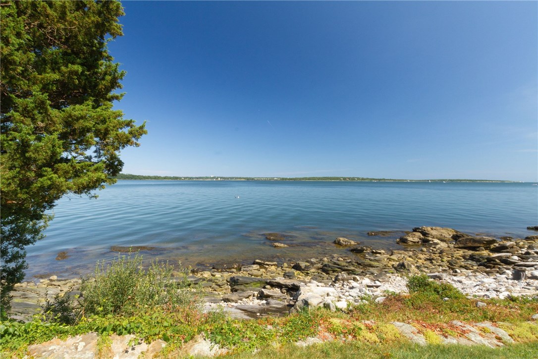 220 Willett Road Narragansett, RI 02874 - Photo 21 of 50