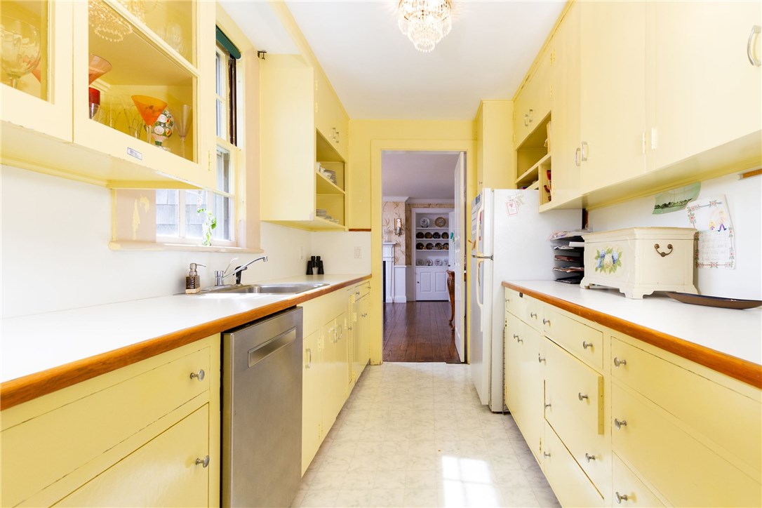 220 Willett Road Narragansett, RI 02874 - Photo 31 of 50