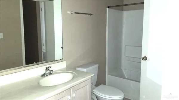 $1,400 | 2104 Magnolia Street, Mission, TX 78573